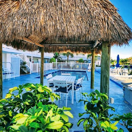 The Palms On Ocean Motel ปอมปาโนบีช ภายนอก รูปภาพ