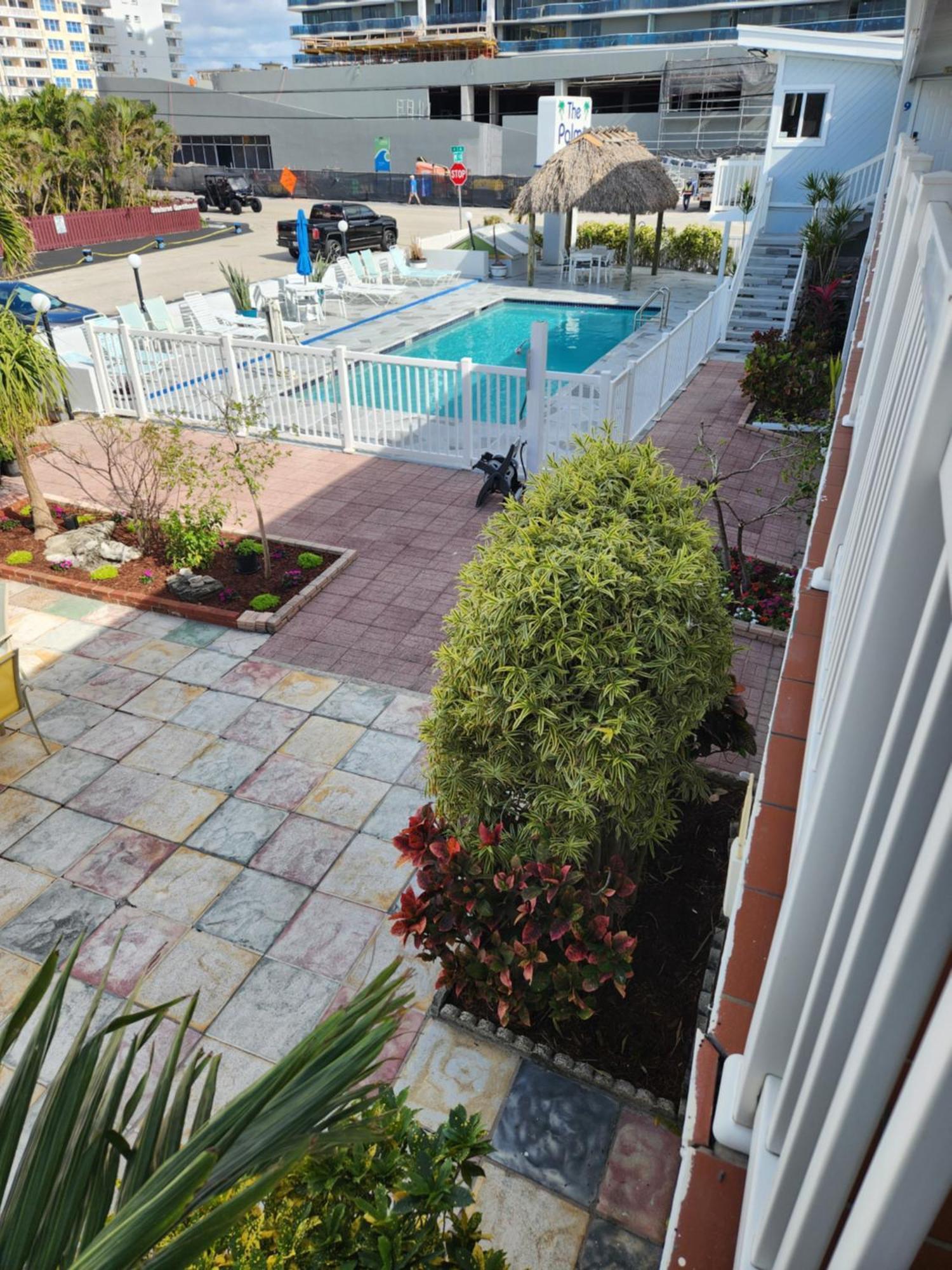 The Palms On Ocean Motel ปอมปาโนบีช ภายนอก รูปภาพ