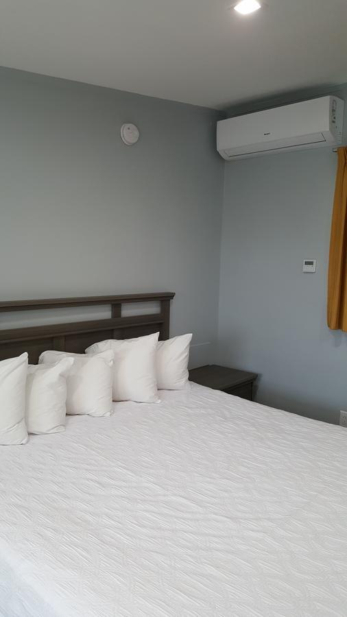 The Palms On Ocean Motel ปอมปาโนบีช ภายนอก รูปภาพ
