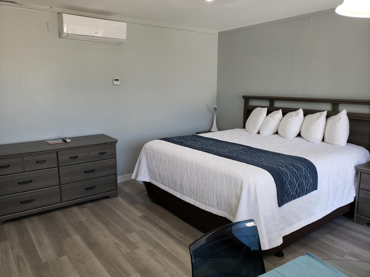 The Palms On Ocean Motel ปอมปาโนบีช ภายนอก รูปภาพ