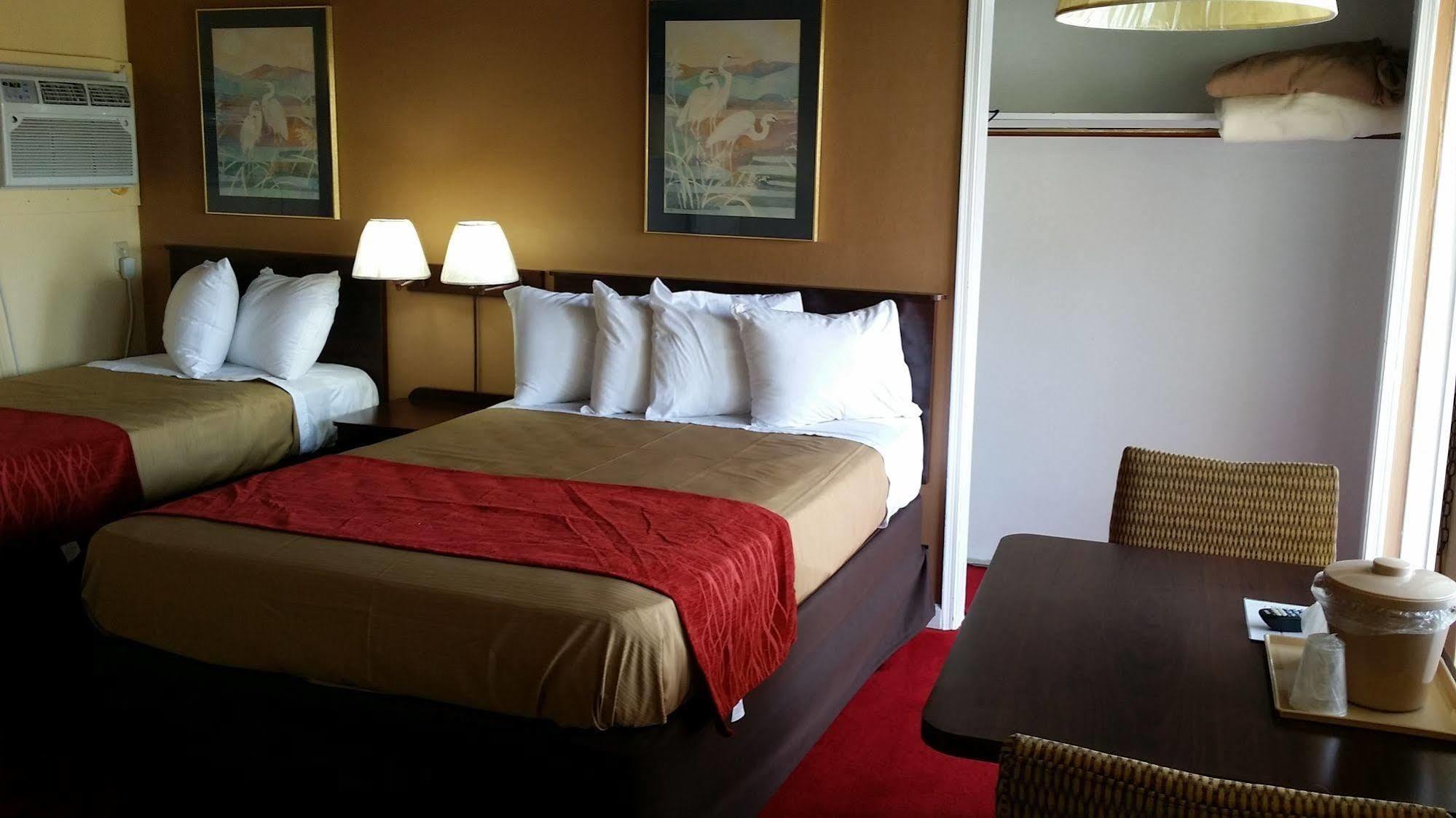 The Palms On Ocean Motel ปอมปาโนบีช ภายนอก รูปภาพ